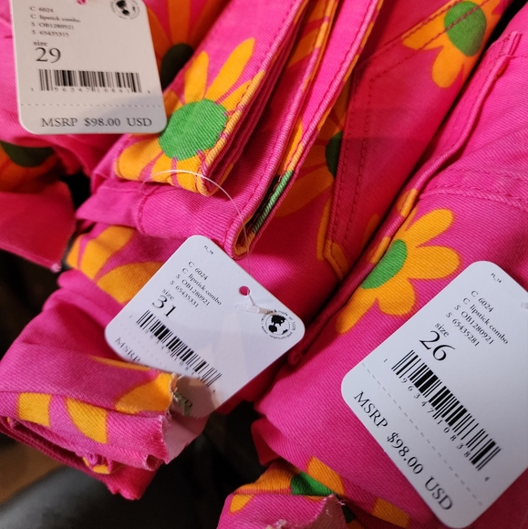 NEW Free People Youthquake Printed CropFlare Jeans in Lipstick Comb - Picture 5 of 5